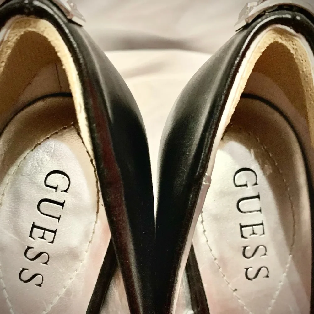 Guess Sexy Platform Black Pumps with Gold Buckle Detail On The Back Size 8.5